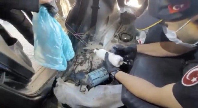 15 kilo metamfetamin ele geçirildi