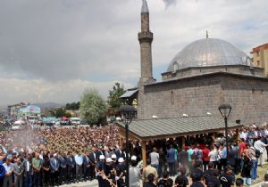 Şehid Yaşar gözyaşlarıyla uğurlandı