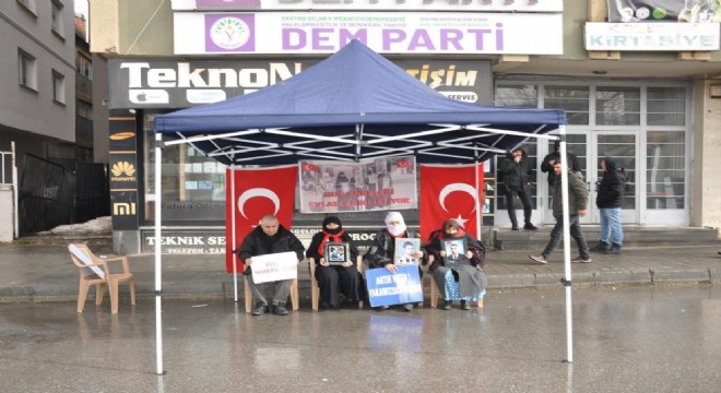 Analar evlat nöbetini sürdürüyor