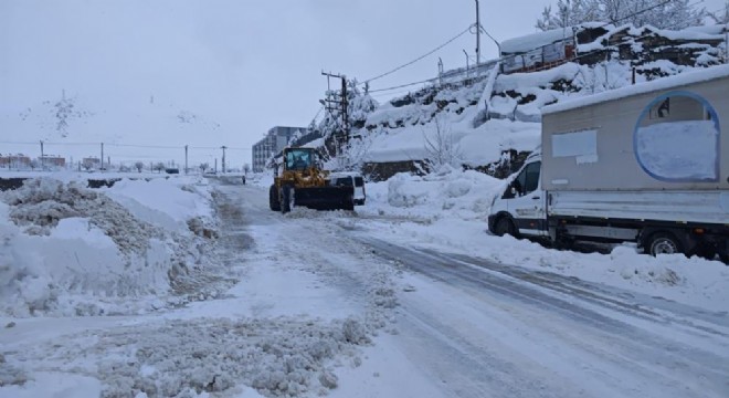 Bitlis’te eğitim-öğretime kar engeli