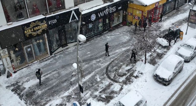 Büyükşehir Kar Timleri iş başında