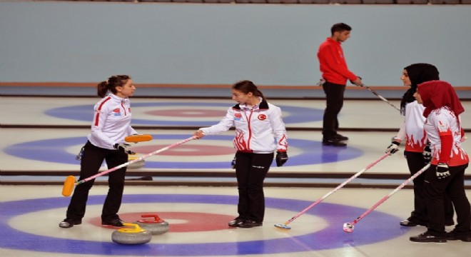 Curlingte madalyayı garantiledik