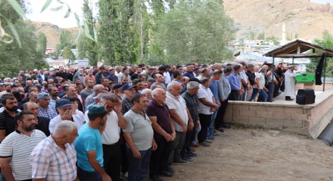 Demir Ailesi yasta