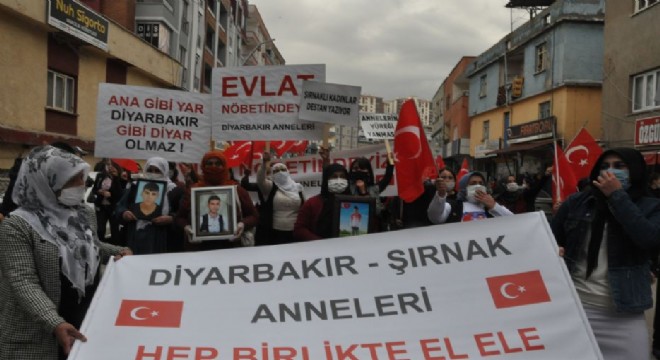 Diyarbakır anneleri Şırnak annelerine destek verdi