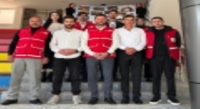 ETÜ öğrencilerinden Kızılay’a bağış