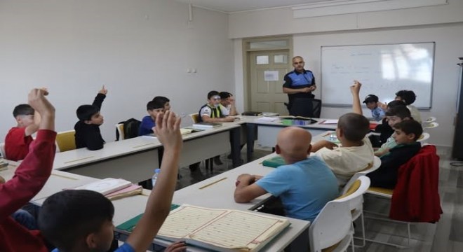 Emniyet çocukları bilgilendirdi