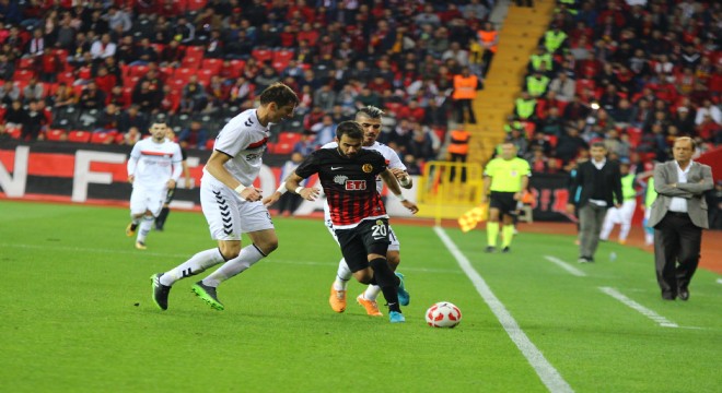 Eskişehirspor ilk galibiyetini aldı