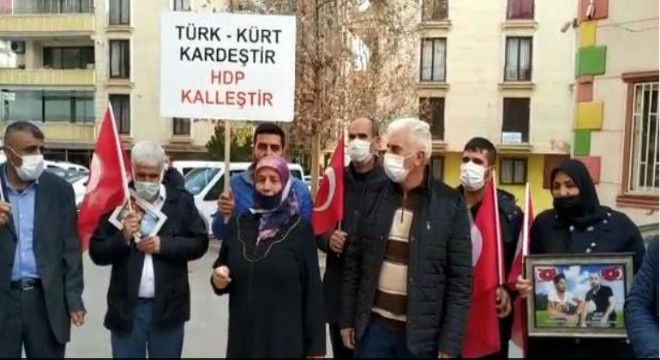 Evlatlarına kavuşma sevincini paylaştılar