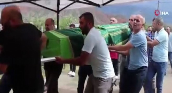 Gözyaşı ve duayla uğurlandılar