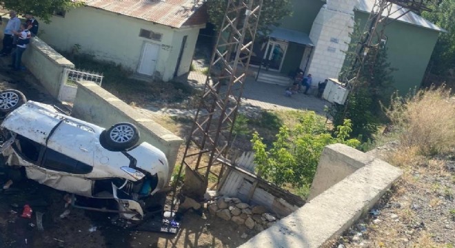 Horasan'da feci kaza: 3 ölü, 4 yaralı