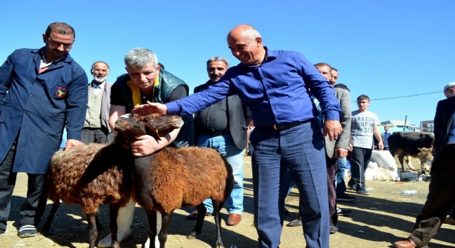 Ilıcalı, kurban pazarının nabzını tuttu