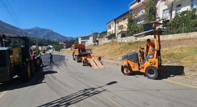 İspir’de heyelanlı bölgeye müdahale başladı