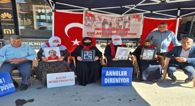 Muş'ta annelerin evlat nöbeti devam ediyor