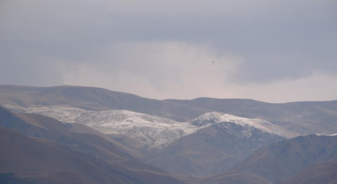 Palandöken'e kar düştü