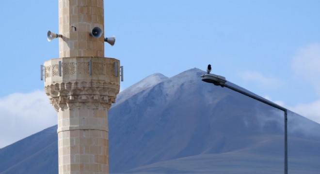 Palandöken in zirvesi beyaza büründü