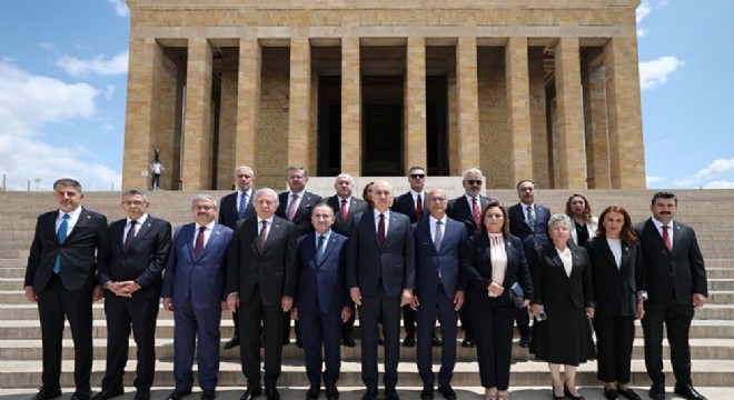 ‘Sözü güçlü, gücü tesirli Türkiye'