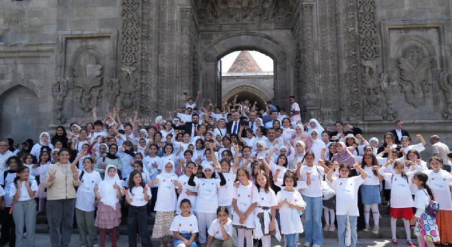 TÜGVA öğrencileri Ulu Camide buluşturdu