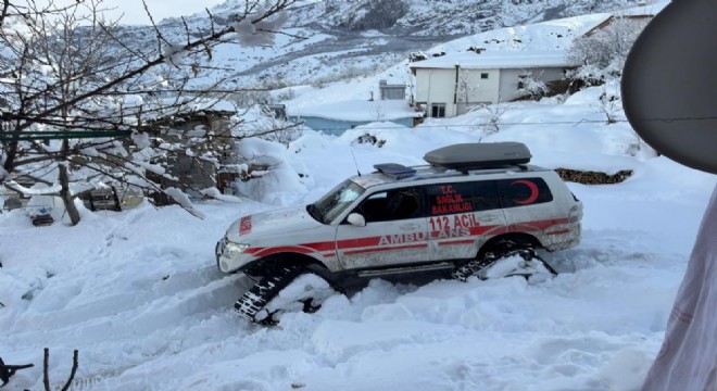 Yaşlı hastanın imdadına yetiştiler