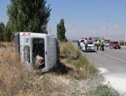 Hurdaya dönen araçtan sağ çıktı