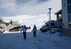 Palandöken’le Konaklı arasında kar rekabeti