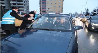 Sekmen 'İftara 5 Kala' iftariyelik dağıttı