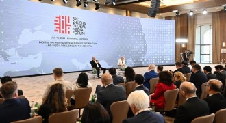 Aliyev: Ermenistan Anayasası değiştirilmeli