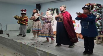 Aziziye GM Tiyatrosu çocuklar için perde dedi