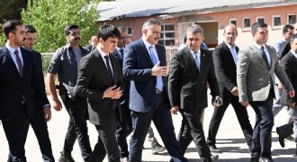 Çiftçi Hınıs’ta eğitim kurumlarını denetledi