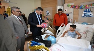 Çiftçi çocukları sevindirdi