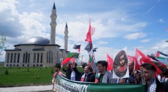 ETÜ’lü öğrenciler Filistin'e destek için yürüdü