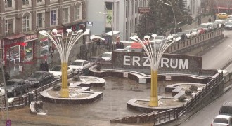 Erzurumlunun hiç dinmeyen araba sevdası!