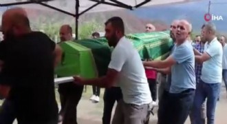 Gözyaşı ve duayla uğurlandılar