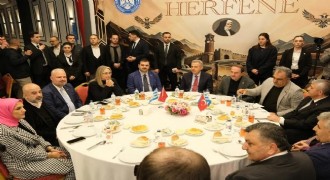 İzmir'deki dadaşlar herfene gecesinde buluştu