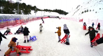 Palandöken Belediyesi kızak pisti çocuklarla şenlendi