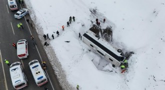 Sakaltutan'da otobüs şarampole uçtu: 21 yaralı