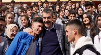 Tekin öğrencilere seslendi